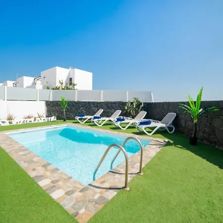 Attractive Holiday In Playa Blanca With Pool Holiday home *