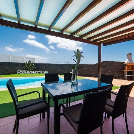 Attractive Holiday In Playa Blanca With Pool Tatil Evi