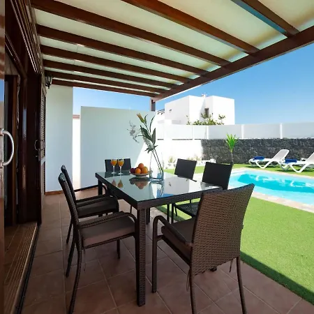 Tatil Evi Attractive Holiday In Playa Blanca With Pool
