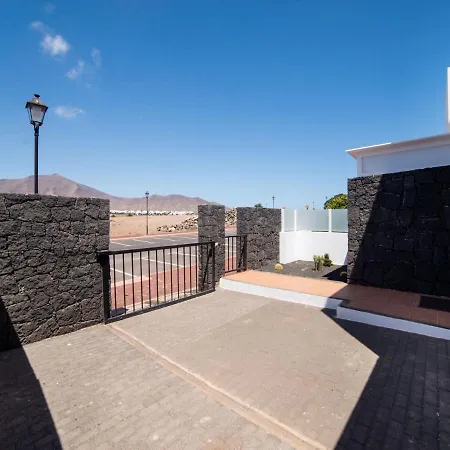 Σπίτι διακοπών Attractive Holiday In Playa Blanca With Pool