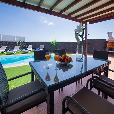 Attractive Holiday In Playa Blanca With Pool * Πλάγια Μπλάνκα